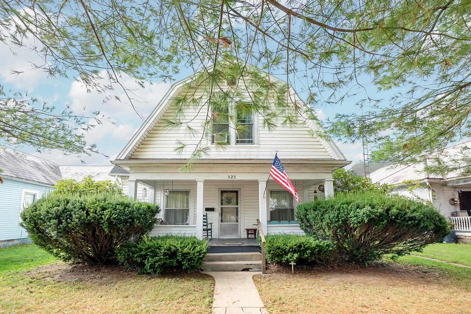 323 Fort St photo 1