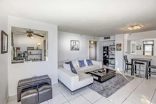 2555 Collins Ave #914 — Photo 13