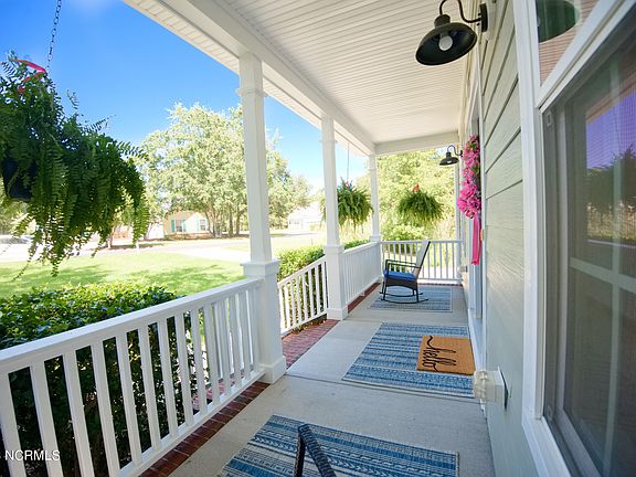 5th image of 303 Blounts Bay Court SE