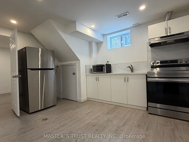 401 Osiris Dr #BASEMENT — Photo 8
