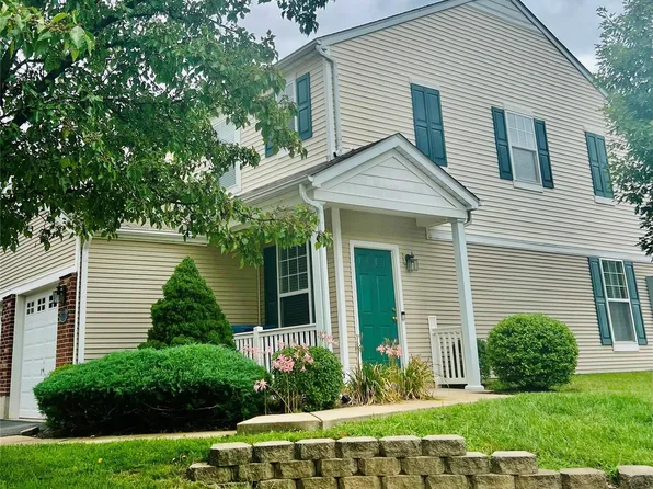 4904 Heritage Heights Cir, Hazelwood, MO 63042