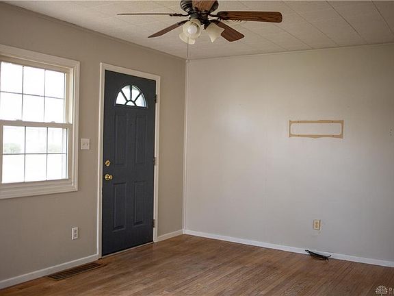 5th image of 115 Elm St