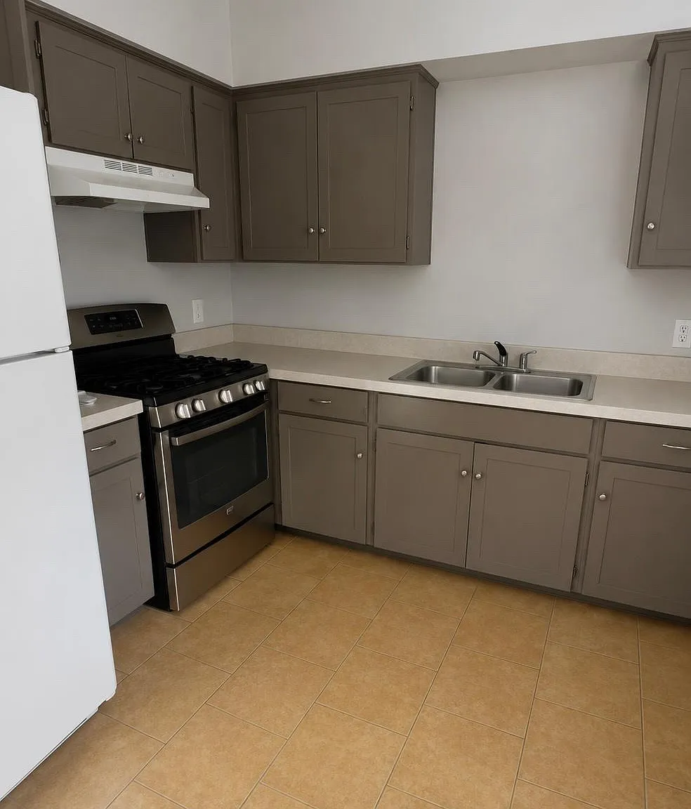 2 bed, 800 sqft, $1,150 — Photo 1