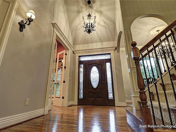 4th image of 1617 NE Chapel Hill Dr
