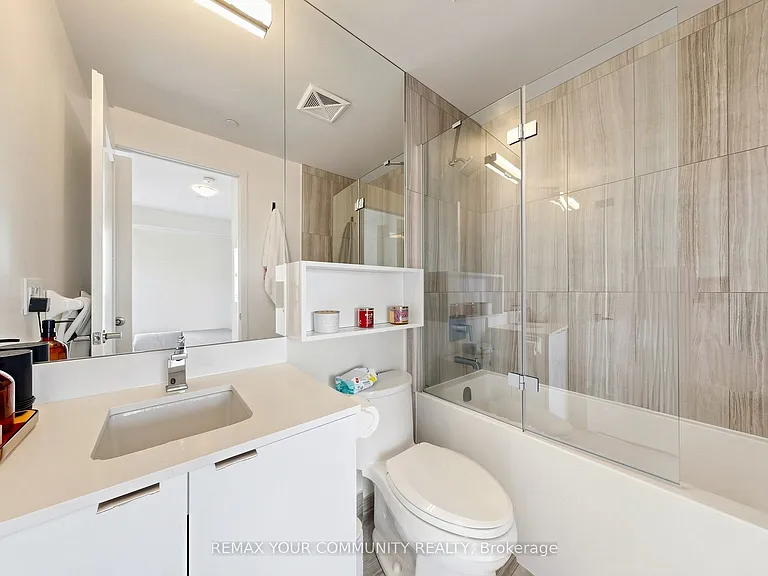 70 Princess St #2404 — Photo 18