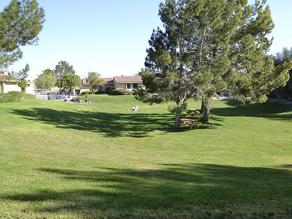 3rd image of 2636 N Indian Canyon Dr APT 423