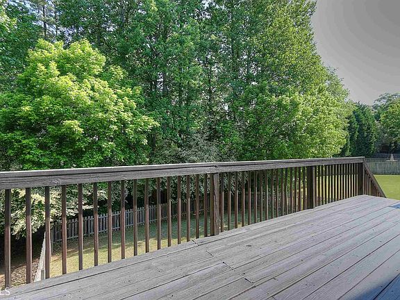 5th image of 704 Arlington Ln SE #35