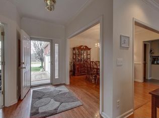 1910 Kensington Dr, Murfreesboro, TN 37127