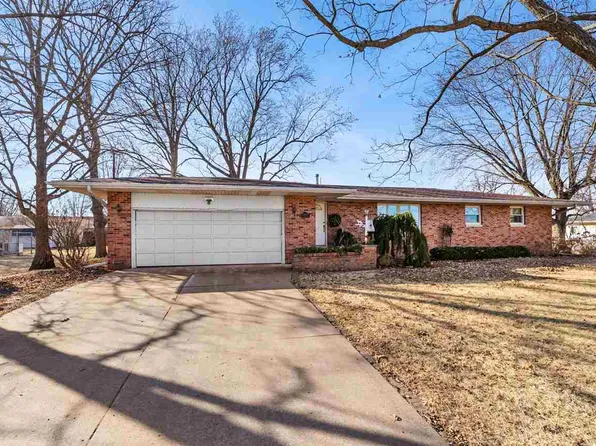 109 N Jefferson St, Grandview, IA 52752