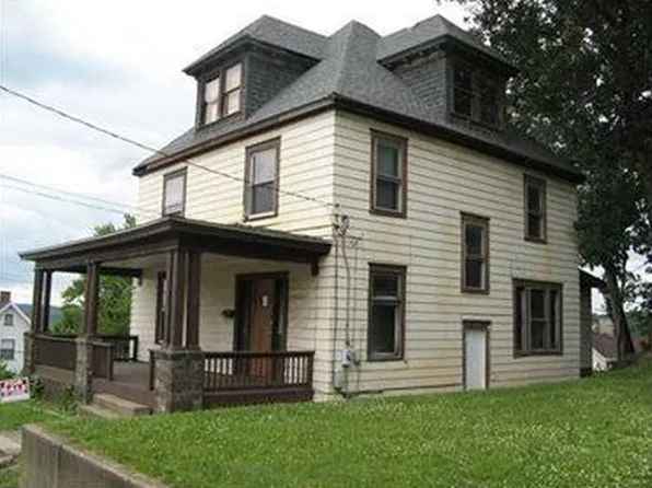 705 Court St, New Castle, PA 16101