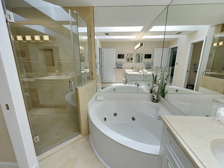 11204 Clover Leaf Cir — Photo 23