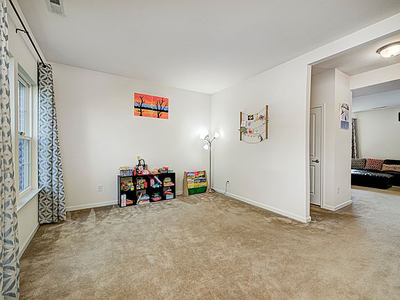 4th image of 631 Reunion Ln