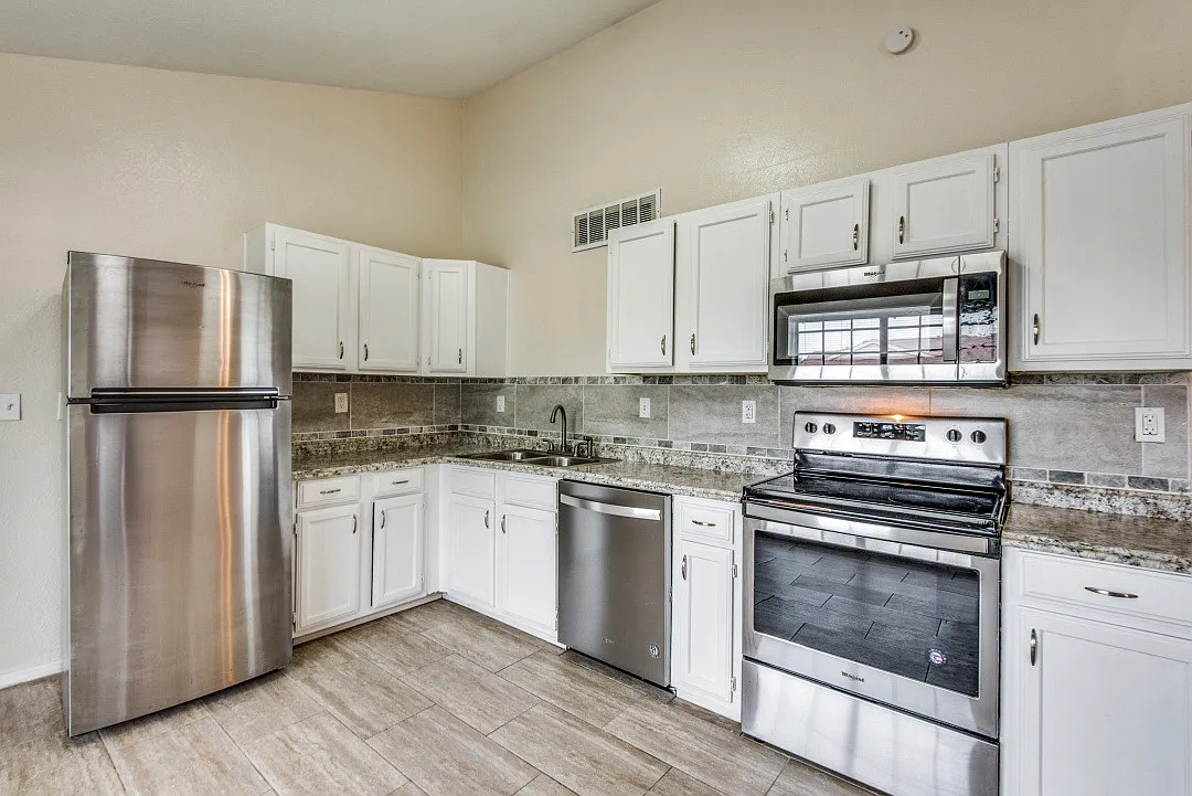 4 bed, 1253 sqft, $1,850 — Photo 3