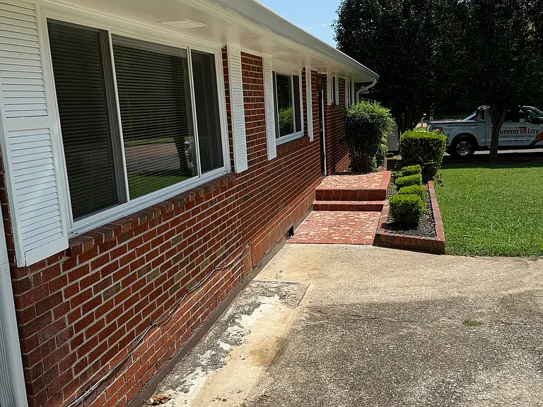 3223 Mountain View Dr — Photo 2