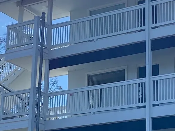 7246 Wrightsville Ave APT 300, Wrightsville Beach, NC 28480