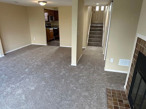 3rd image of 144 Elmsmead Ct