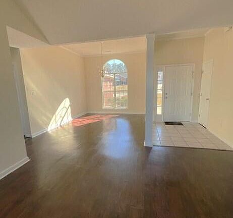 4th image of 227 Jefferson Street