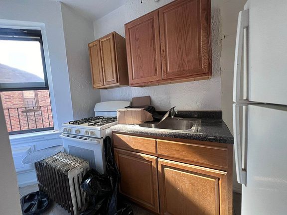 4th image of 2326 Loring Pl N APT 2