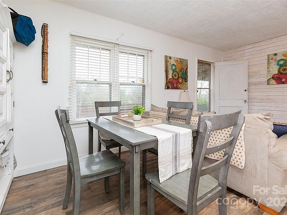 4th image of 72 Nightcastle Ln #73