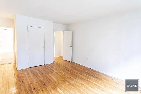 Rented by Bond New York | media 27