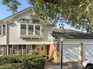 708 Burr Oak Ln APT B, Prospect Heights, IL 60070