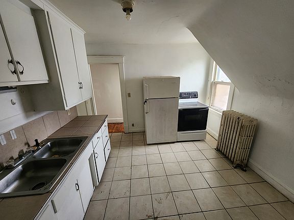 5th image of 1017 31st Ave N #2