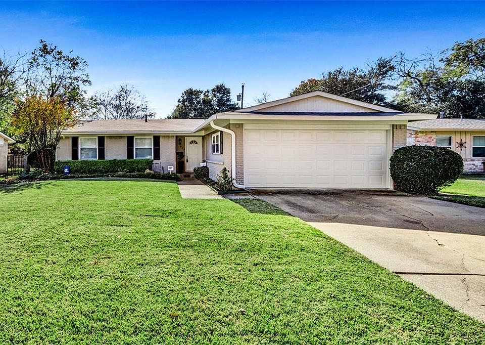1st image of 815 Wateka Way