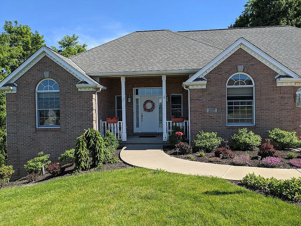 217 Dogwood Cir photo 1