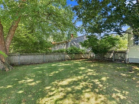 4th image of 102 Community Rd
