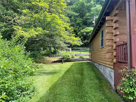 4th image of 326 Silver Lake Rd