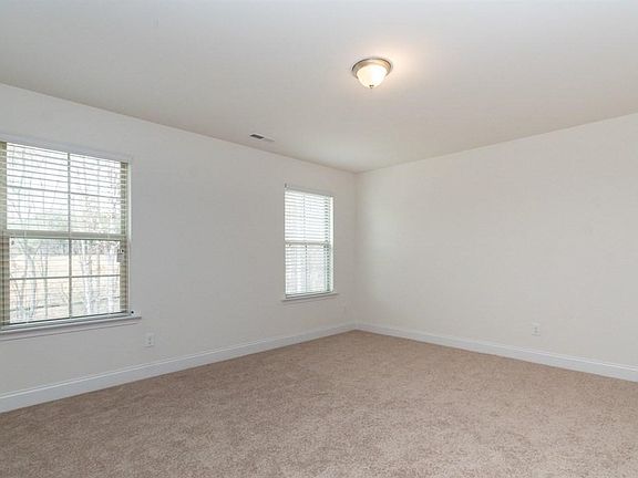 5th image of 102 Weldon Ln #Np-120