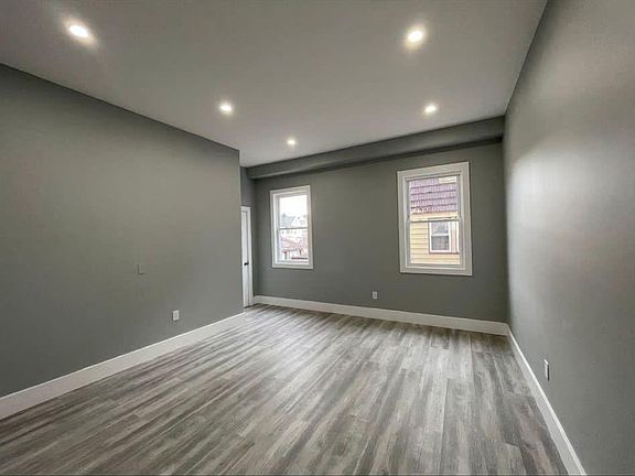 5th image of 71 Beech St APT 1
