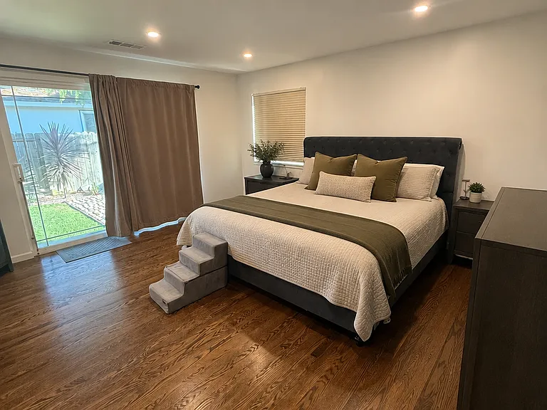 3437 Madeira Way — Photo 8