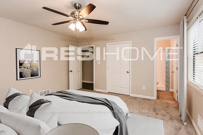 1710 Kimberly Dr SW — Photo 10