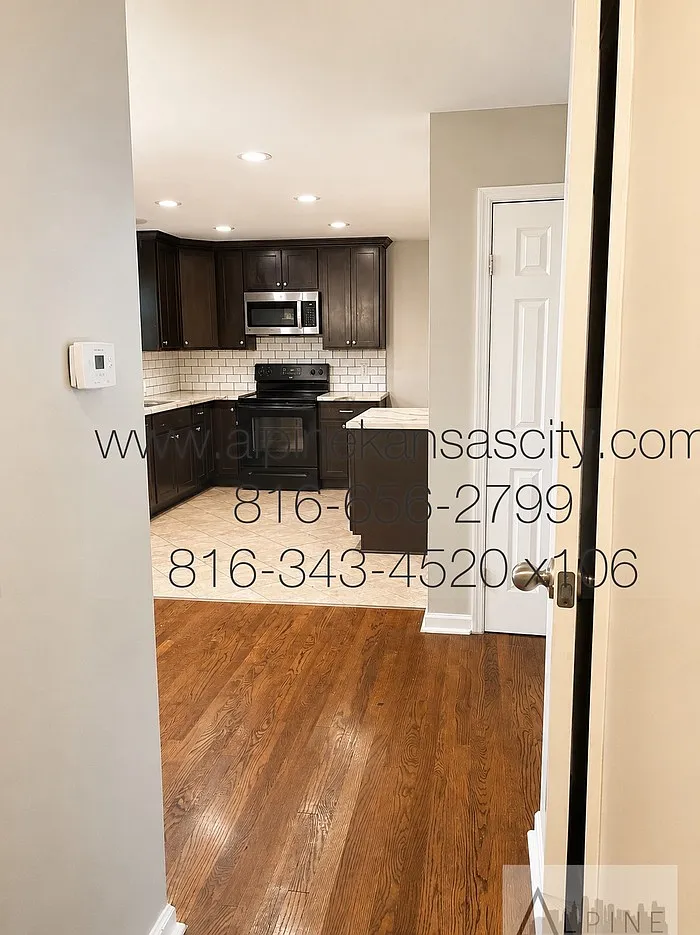 3 bed, 1.5 bath, 1008 sqft, $1,750 — Photo 4