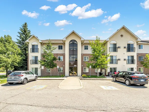 83 Aspen Springs Dr #107, Clarington, ON L1C 5J7