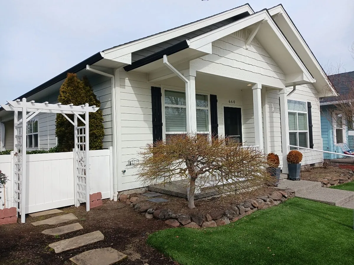 Building Photo - 660 Golden Peak Dr