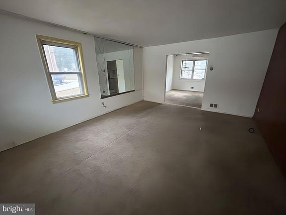 4th image of 5504 Robinwood Ave