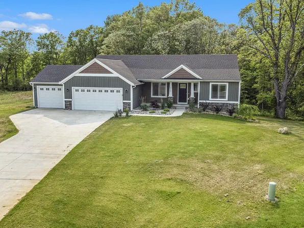 2792 W Hardwood Ct NE, Sparta, MI 49345