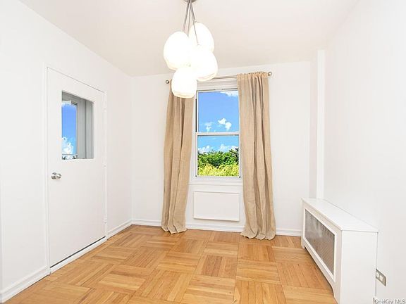 4th image of 3901 Independence Ave APT 3N