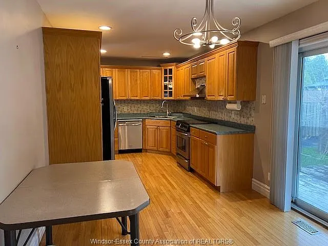 480 Bartlet Dr — Photo 5
