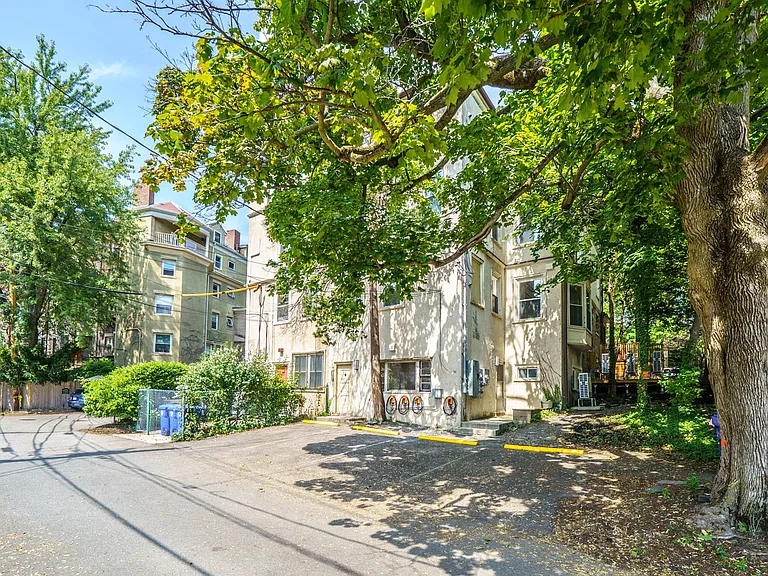 21 Regent Cir #3 — Photo 22