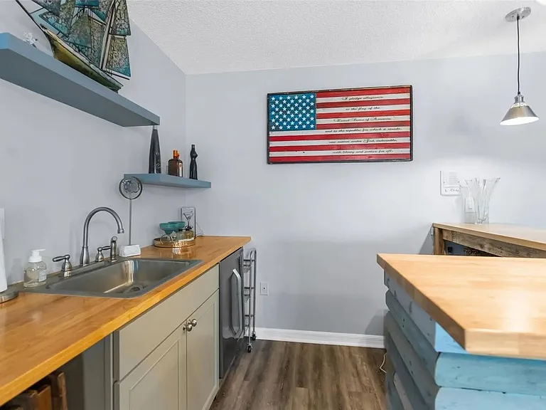 6029 Bayway Ct — Photo 34