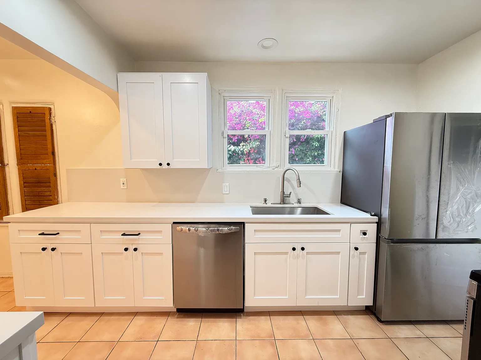 2 bed, 1.5 bath, 1600 sqft, $3,700 — Photo 2