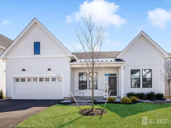 5 Cole Pl, Cranbury, NJ 08512