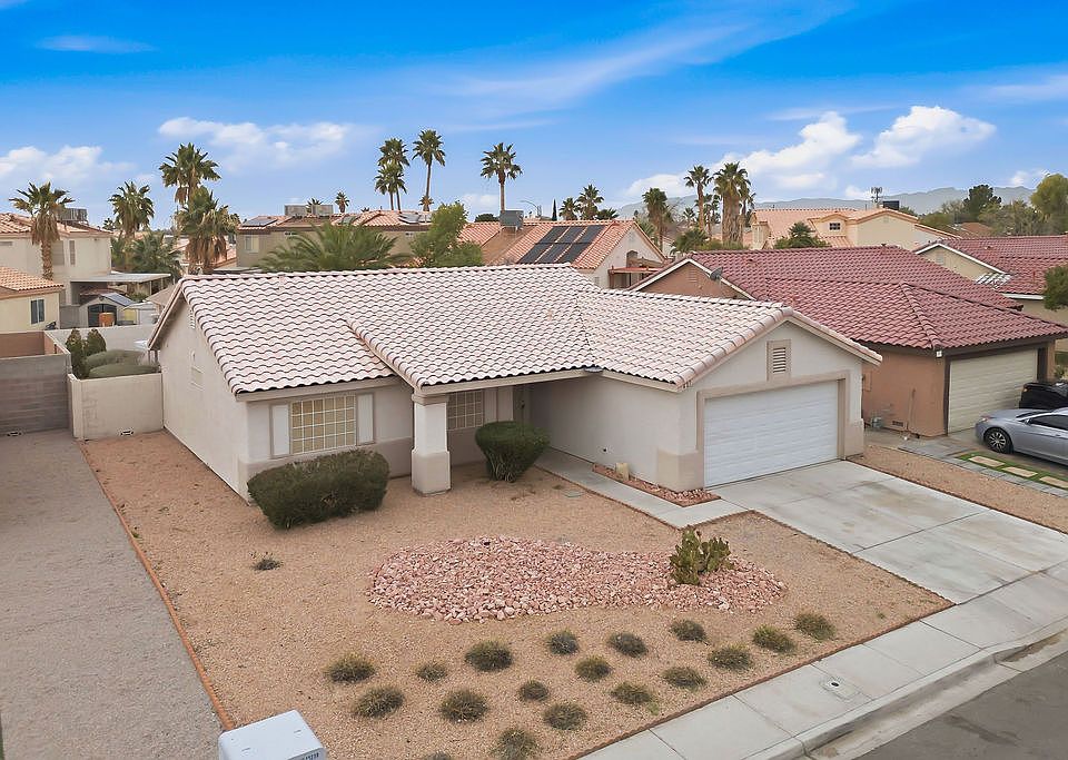 1st image of 427 Yarnell Dr