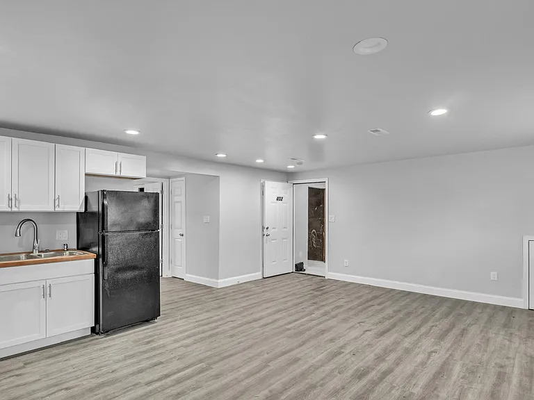 6245 E 11th St #601 — Photo 3