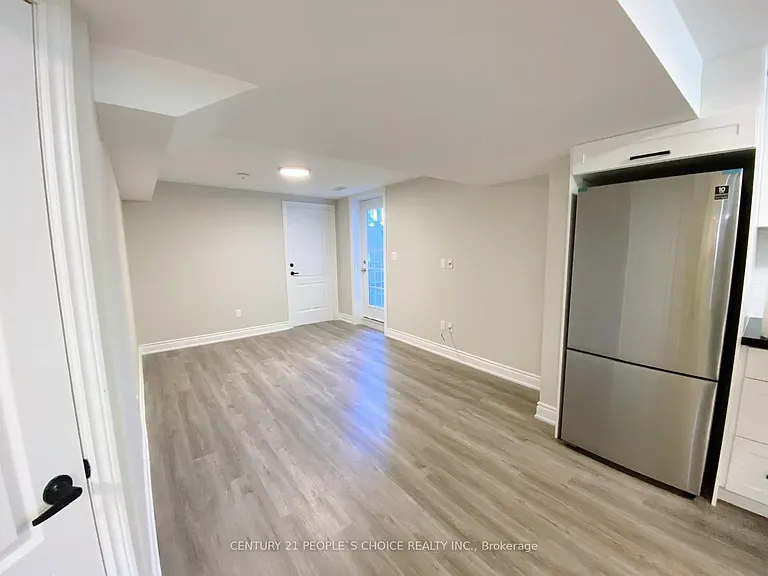 922 Silverthorn Mill Ave — Photo 7