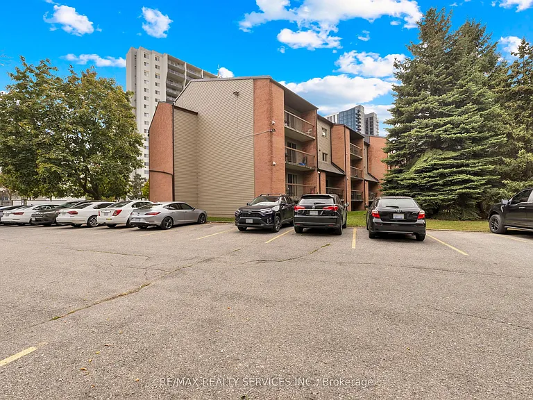 30 Hickory St E #103 — Photo 26