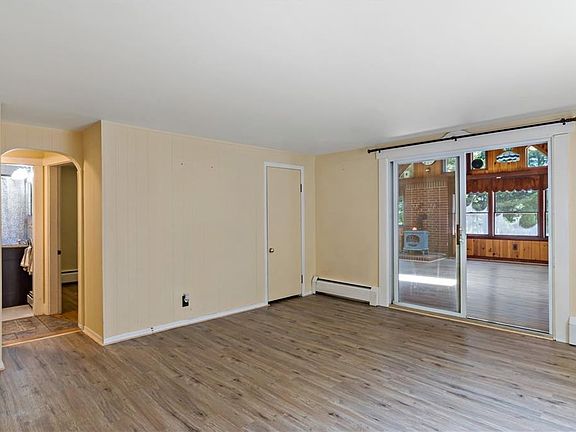 3rd image of 21 Minda Ln